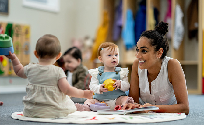 Quel mode de garde enfant choisir ? Guide complet pour les parents